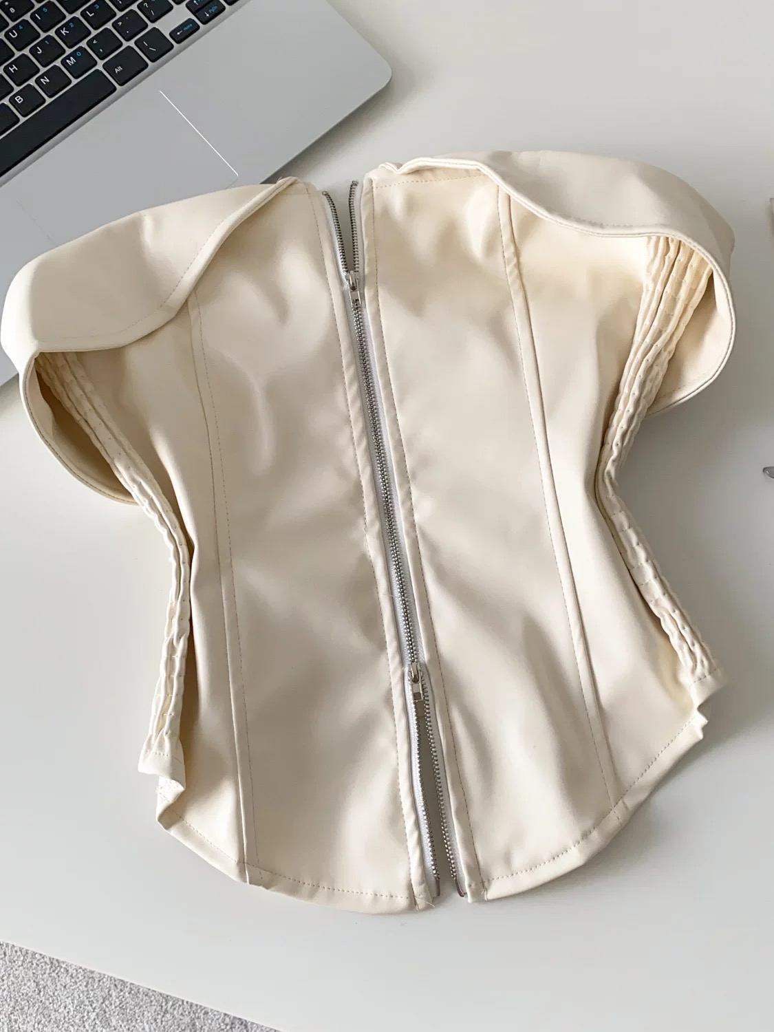 Hourglass dreams leather corset CS202 images